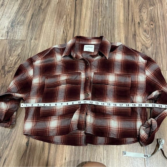 Abercrombie & Fitch Boxy Cropped Soft Flannel - Picture 5 of 7